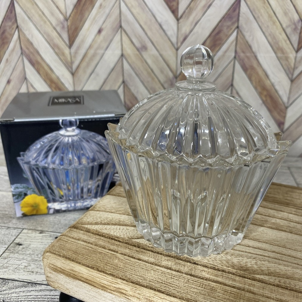Mikasa Crystal Clear Oval Covered Box with Lid Diamond‎ Fire WY247/931 4.5"